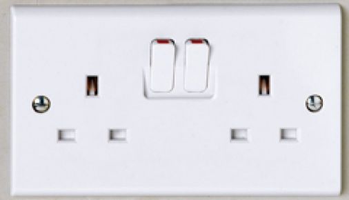 Deta S1209S 2 Gang 13A Switched Socket SP, Slimline, White Plastic, 146mm x 86mm